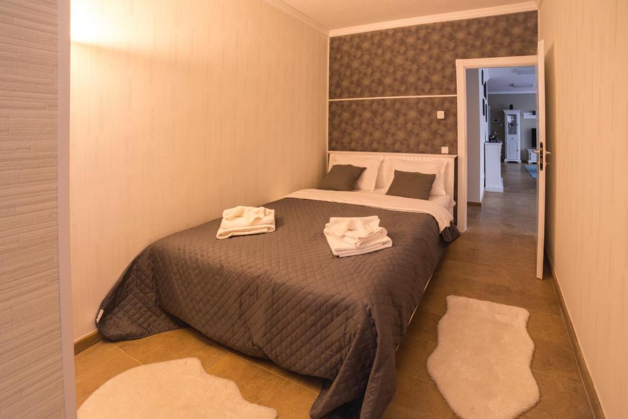 Lira Holiday Apartments Satu Mare Exterior photo